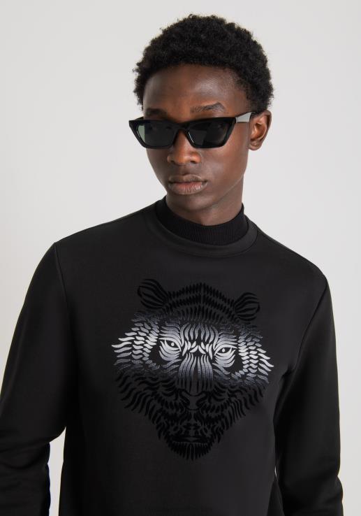 Antony Morato мушкарци Дуксер нормалног кроја са округлим изрезом од мешавине памука са нијансираним тиграстим принтом црн одећу D6D0647