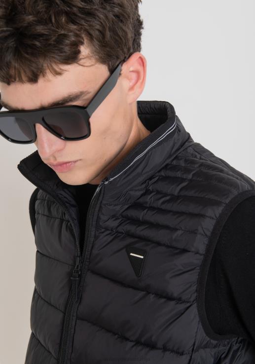 Antony Morato мушкарци танка најлонска јакна без рукава са сорона аура еколошком подставом црн одећу D6D069